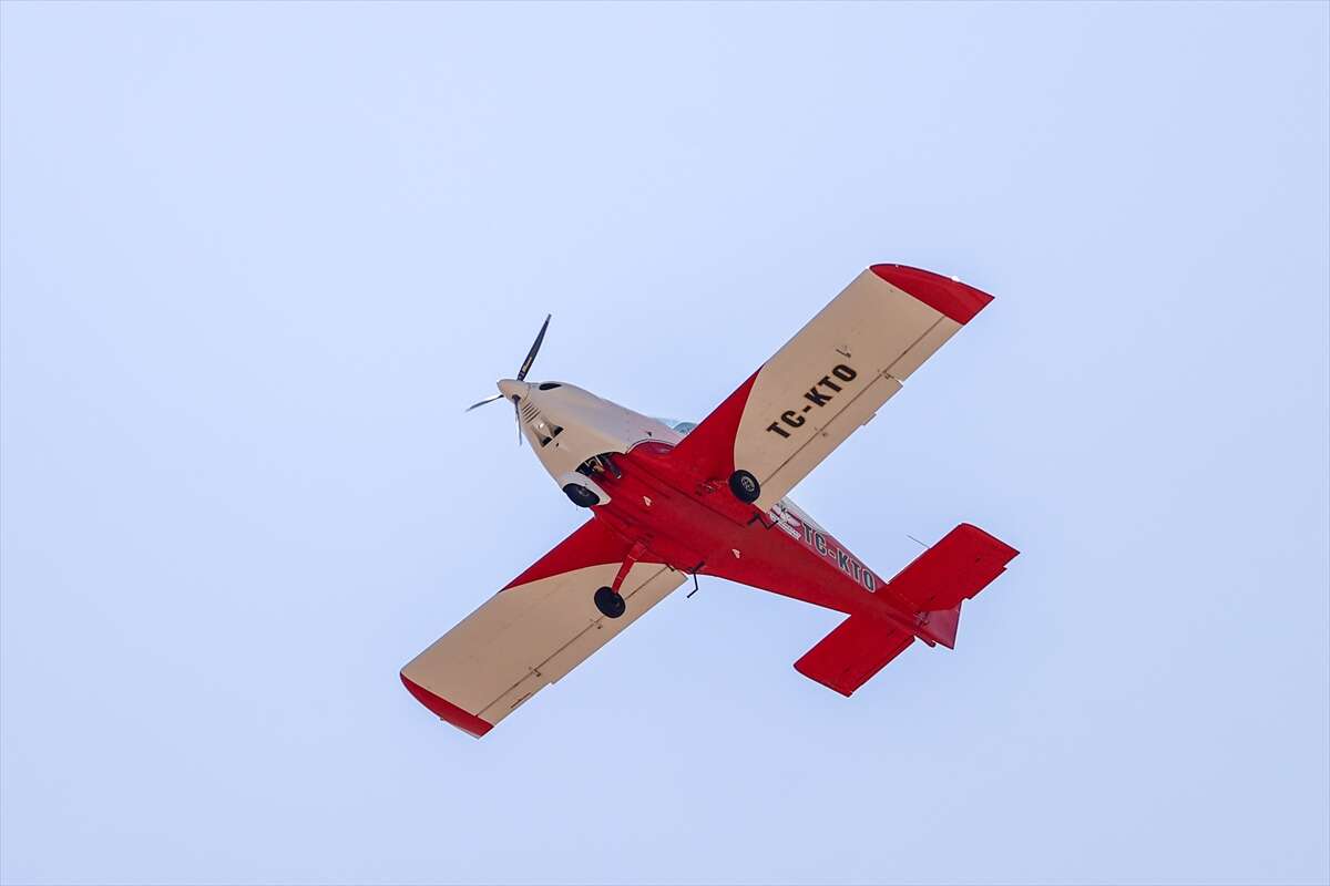 Konya’da öğretmen anne, pilot kızının mezuniyetiyle havalara uçtu 16